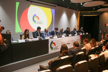 Etapa distrital da II Conferência Nacional do Trabalho consolida 15 propostas para debate nacional
