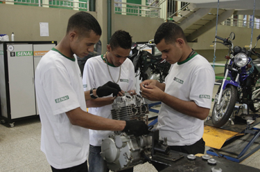 mecanico de motocicleta foto moacir evangelista 26 3 2019
