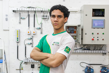 Ricardo Marinho Controle Industrial Foto Victor Hugo Pessoa CAPA 2