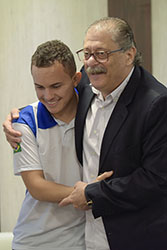 SENAI Taguatinga presidente da FIBRA recebe candidato à Worldskills 2015