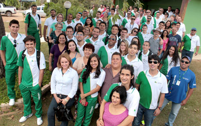 Competidores da delegação do Senai-DF têm momento de confraternização com os pais.